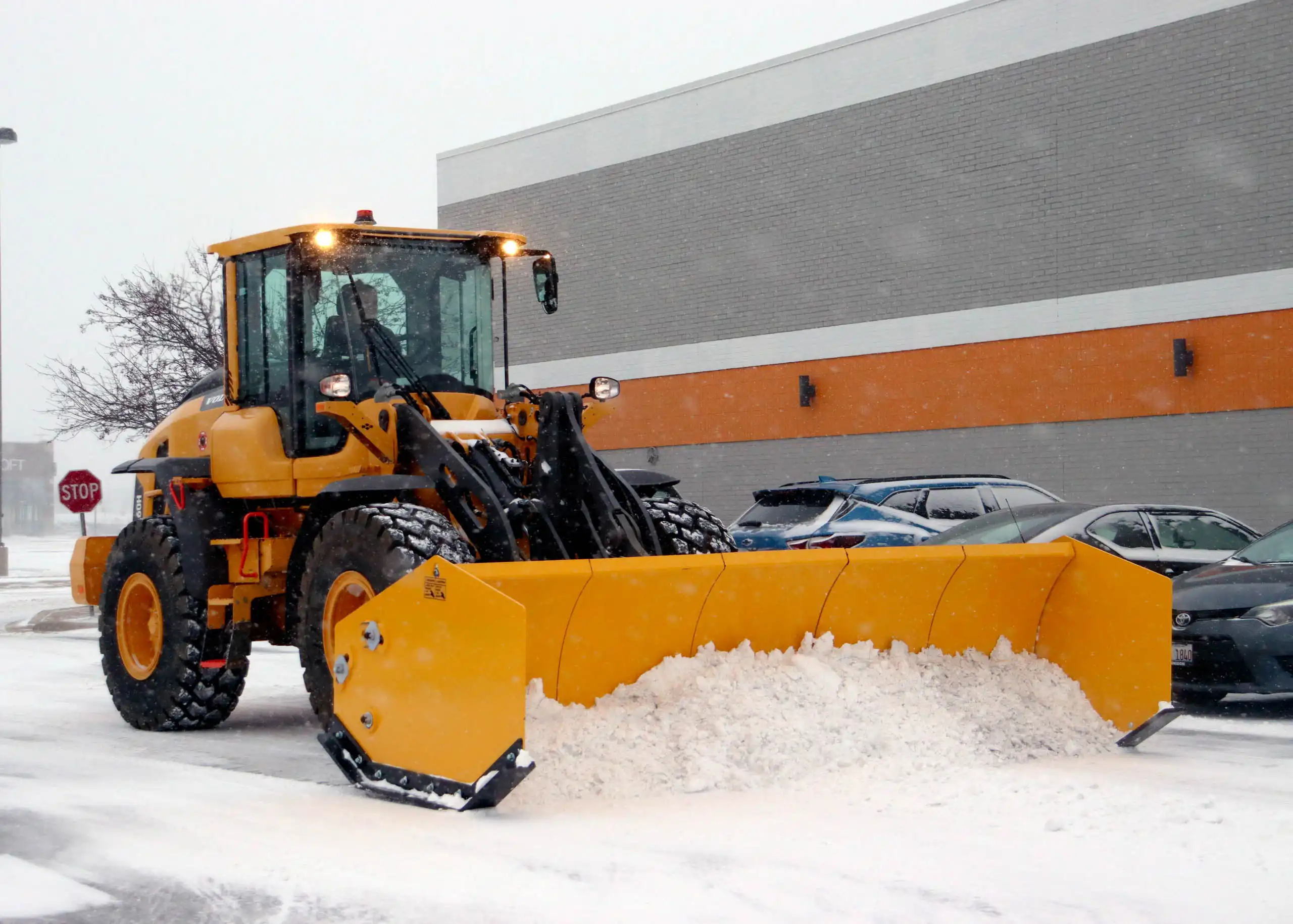 Bloomington, IL Commercial Snow Removal Company